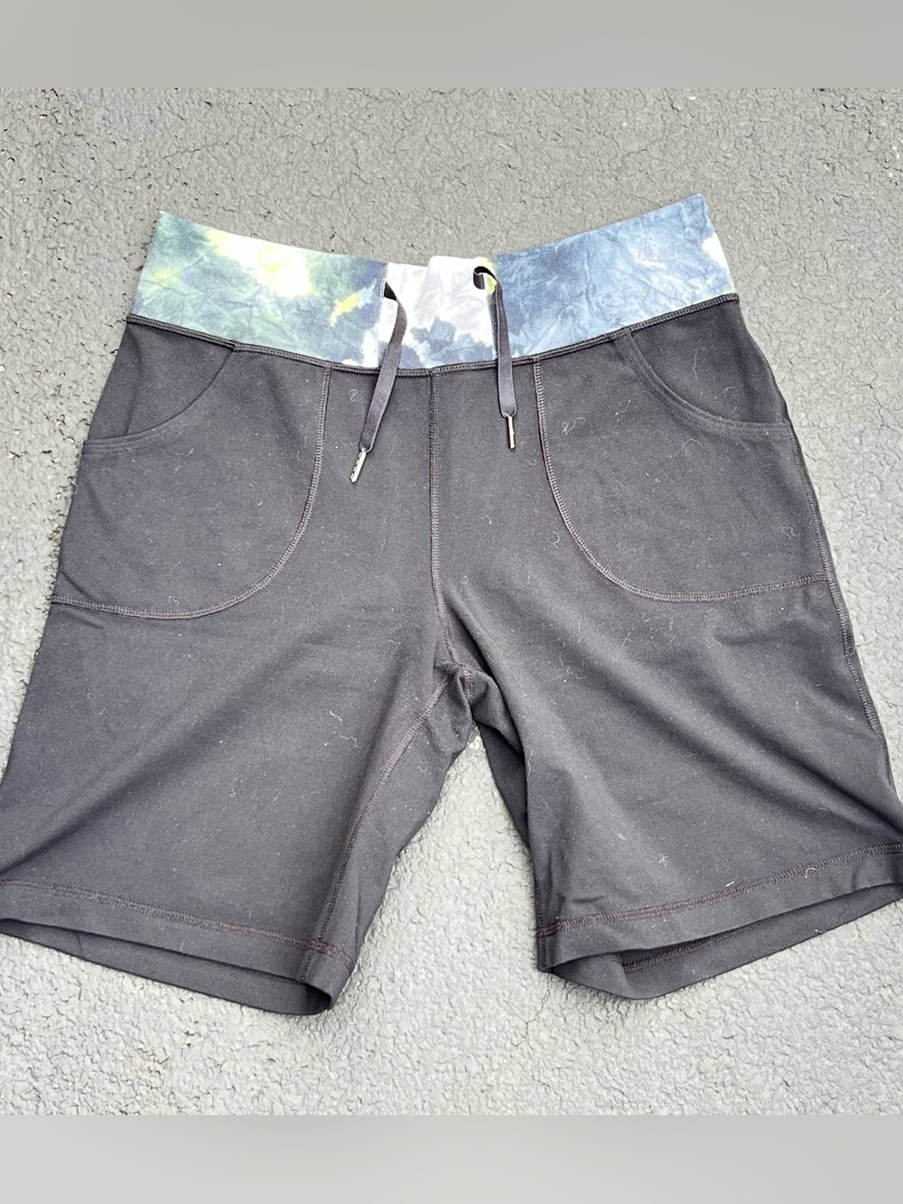 Lululemon Women’s Be Still Shorts Black Multicolored Tie Dye Waistband Size 6